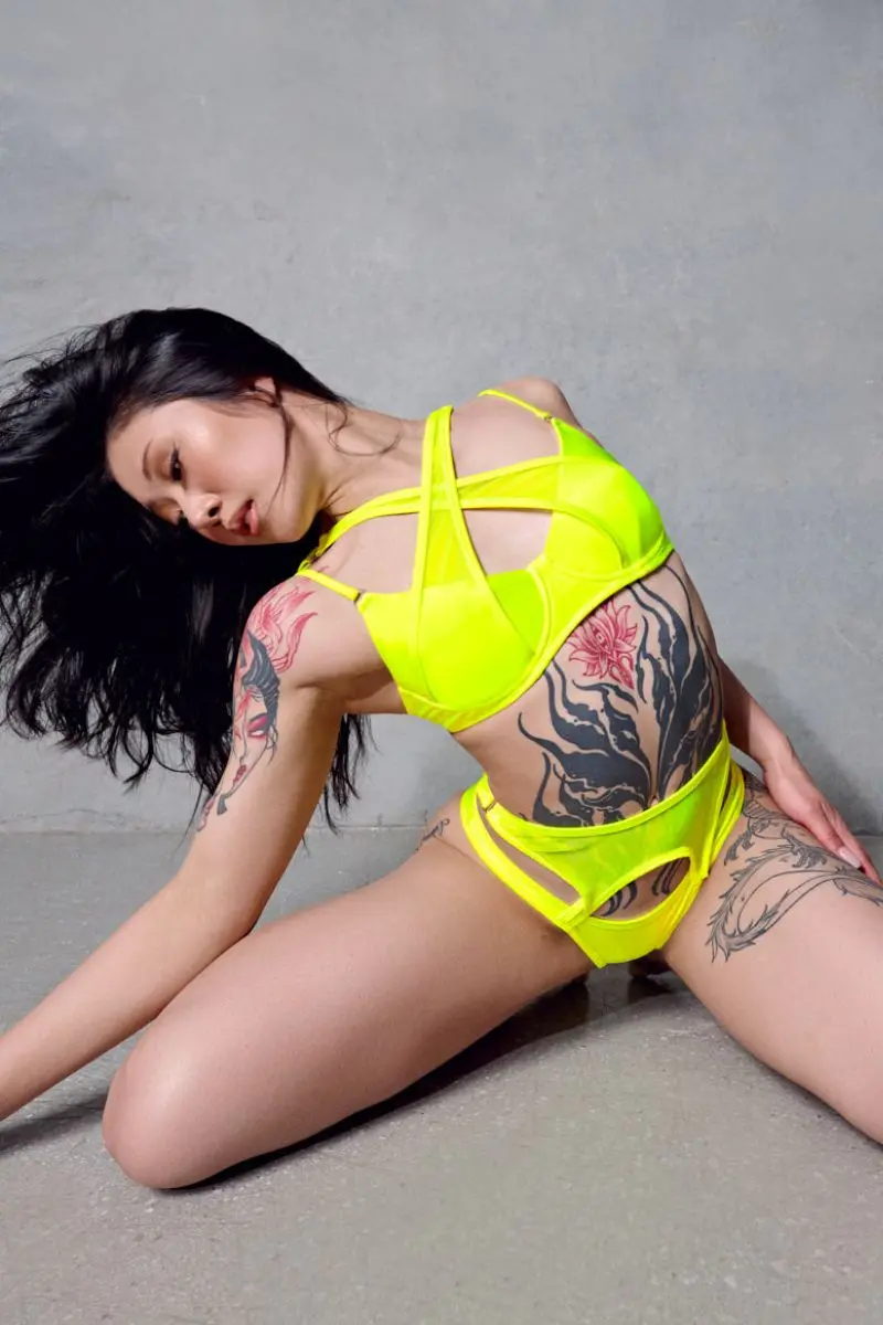 Cxix Classique Crossover Bra - Neon Yellow 1