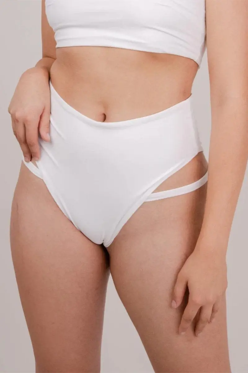 Fanna Flow Shorts - White 1