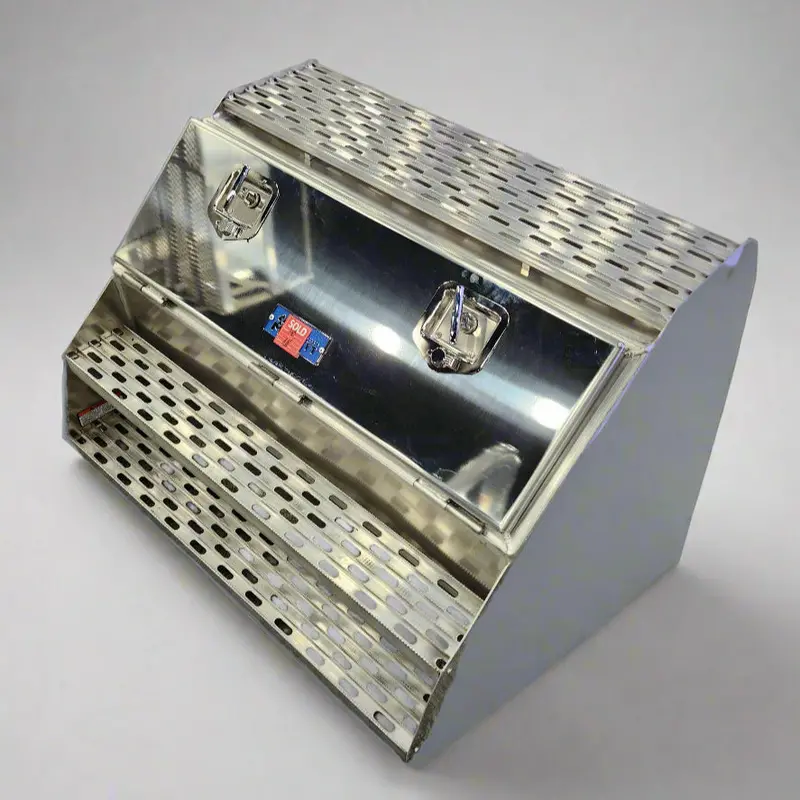 Me-482 Merritt 36" Saddlebox W/ Smoth Door & Step 1