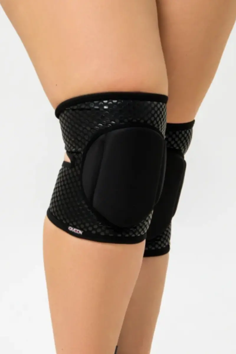 Queen Wear Grippy Kneepads - Sleek Black 1