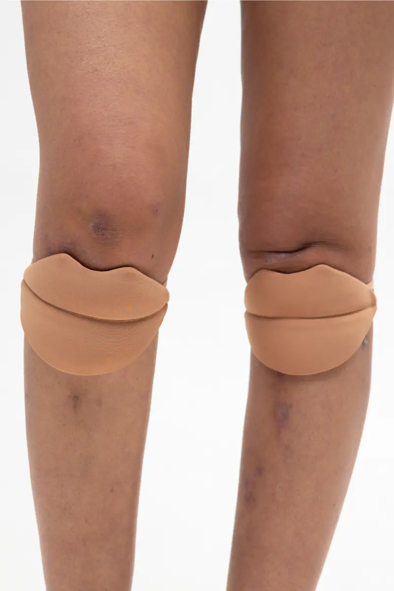 Queen Wear Slides Lips Kneepads 2.0 - Caramel 1