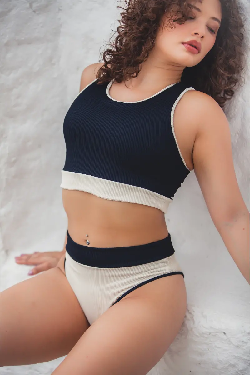 Sorte Elevé Top - Black/Off White 1