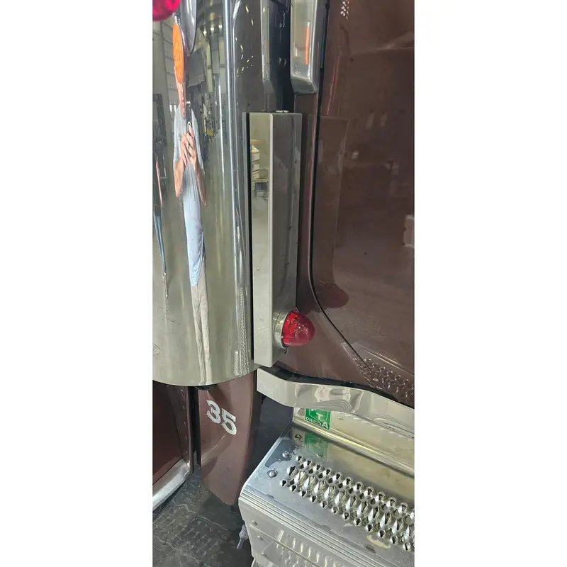 Ss-1750 - Peterbilt 589 Strap-Mount Rear Air Cleaner Bracket W/ (1) Watermelon At The Bottom (Sold In Pairs) 1